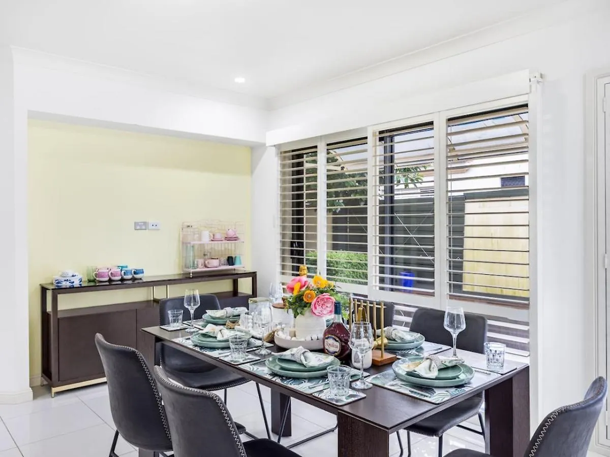 Spacious Comfy 5 Bedroom Home Near Sunnybank Brisbane